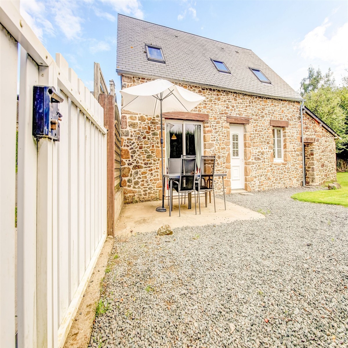 ᐅ Ferienhaus Maison De Vacances Brainville In 50200 Brainville