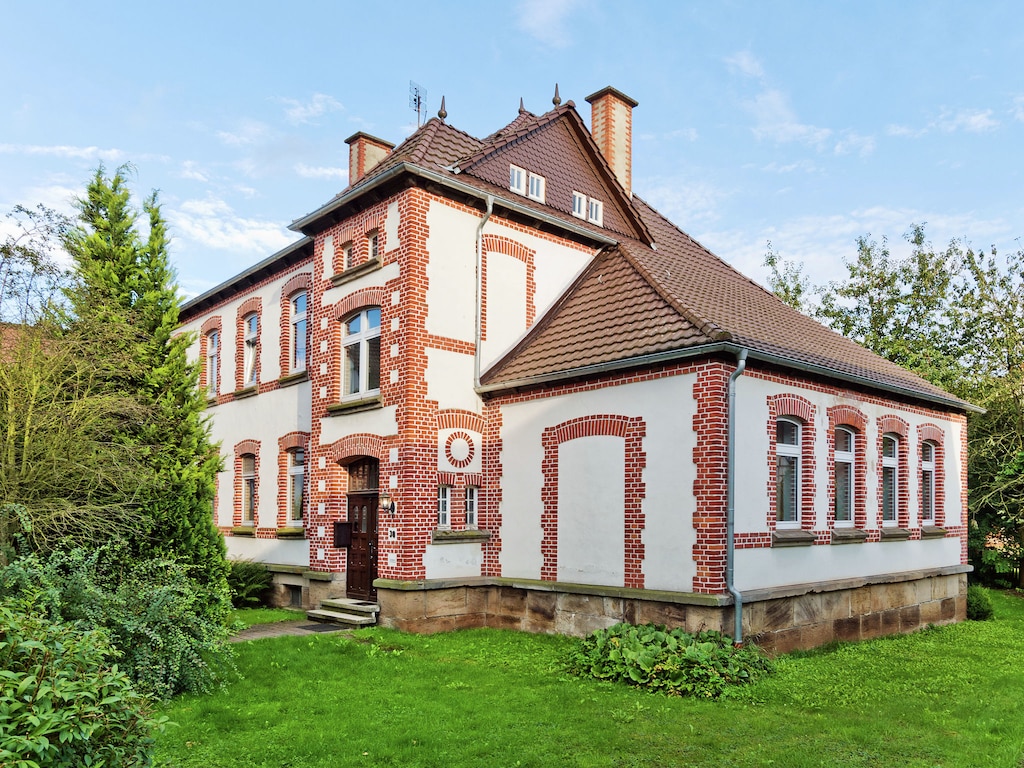 ᐅ Ferienhaus Ehemalige Dorfschule / Pfarrhaus in 34513