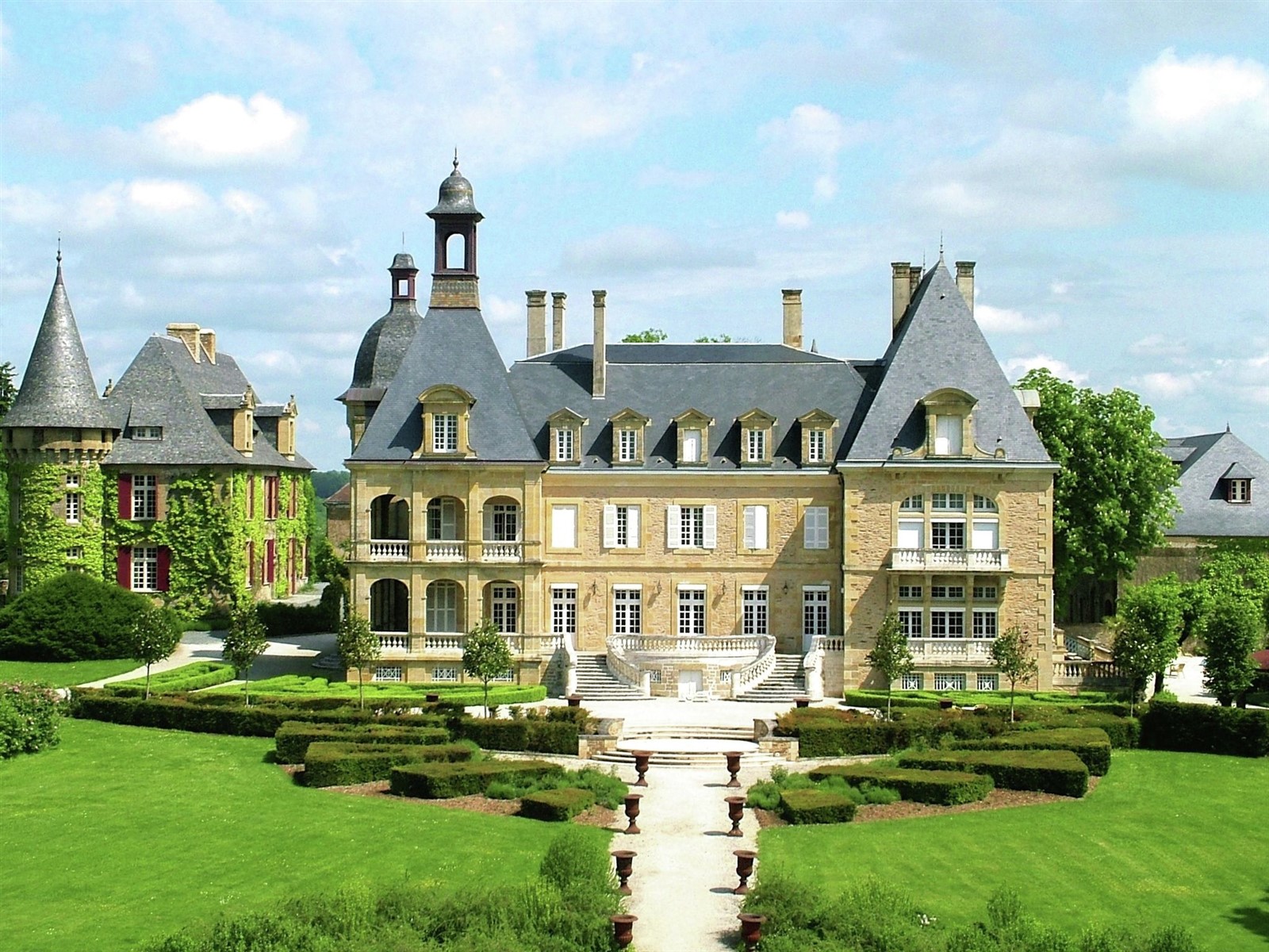 Ein Schloss mieten mit Luxus, Stil und Eleganz